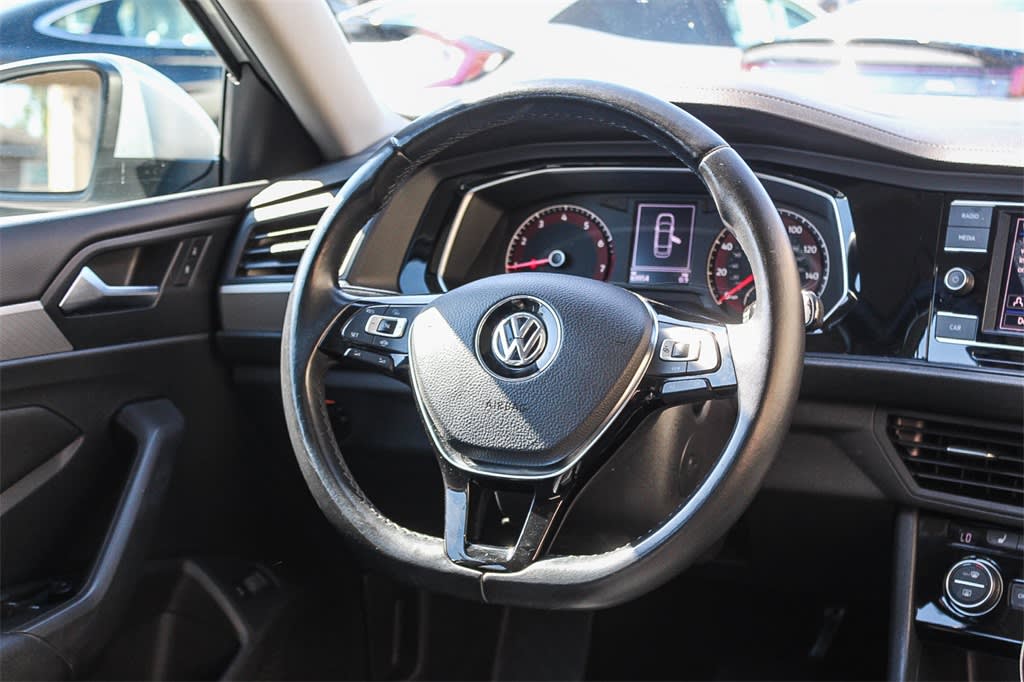 Thumbnail: 2019 Volkswagen Jetta - 9
