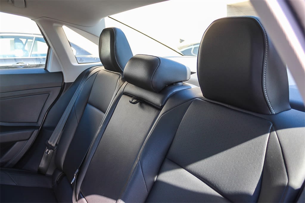 Thumbnail: 2019 Volkswagen Jetta - 11