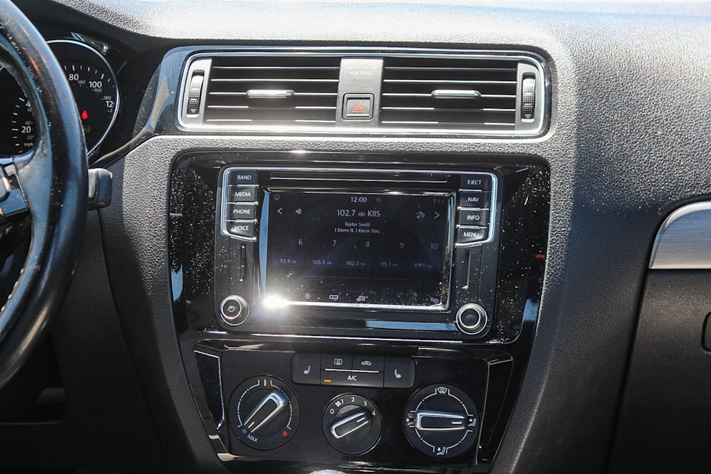 Thumbnail: 2016 Volkswagen Jetta - 14