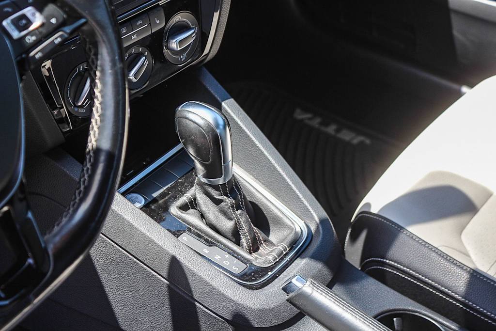 Thumbnail: 2016 Volkswagen Jetta - 15
