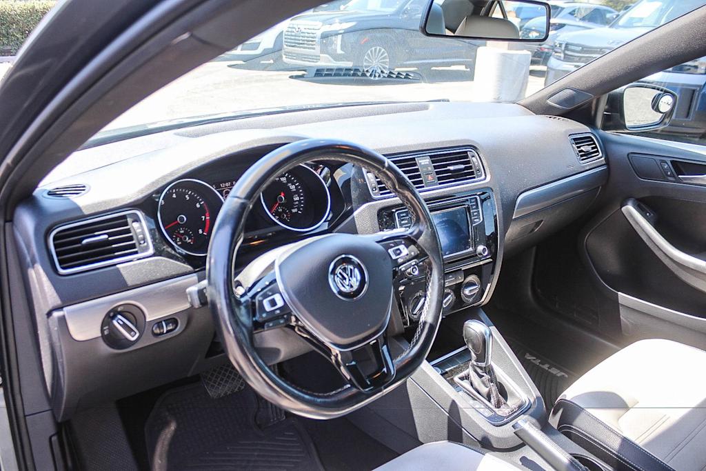 Thumbnail: 2016 Volkswagen Jetta - 24