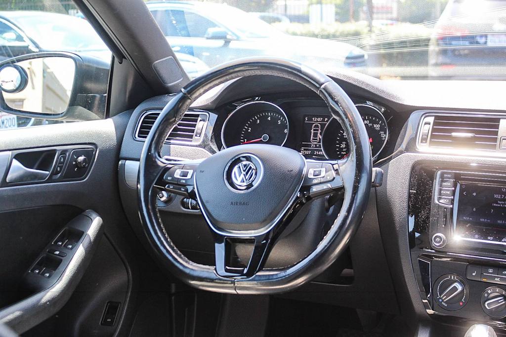 Thumbnail: 2016 Volkswagen Jetta - 12