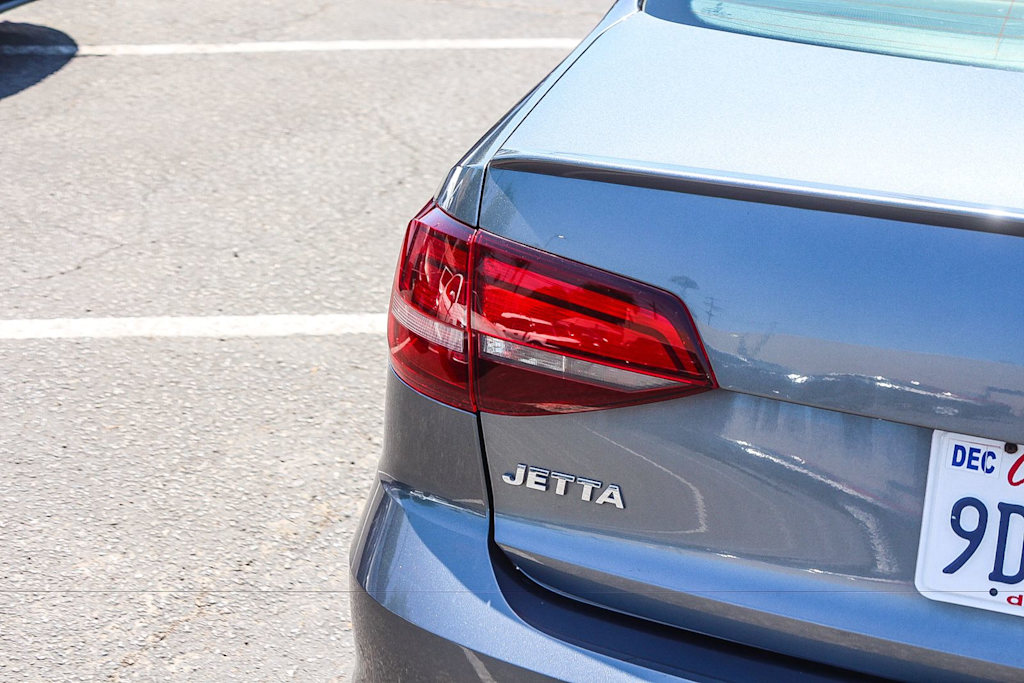 Thumbnail: 2016 Volkswagen Jetta - 19
