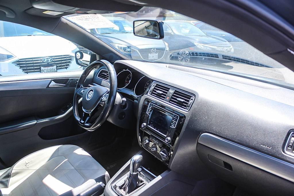 Thumbnail: 2016 Volkswagen Jetta - 13