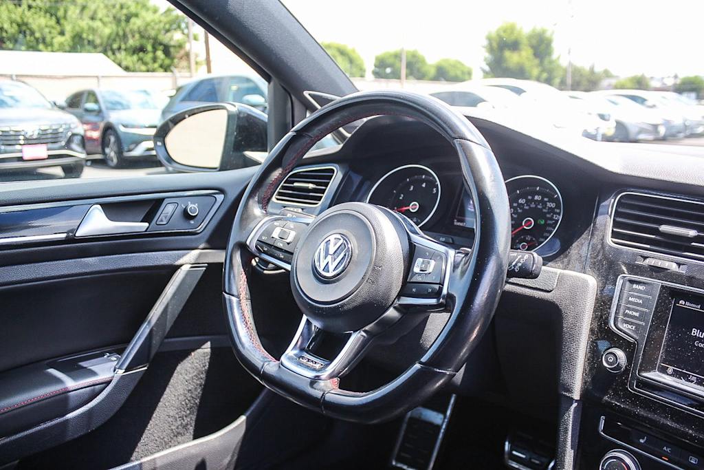 Thumbnail: 2015 Volkswagen Golf - 2