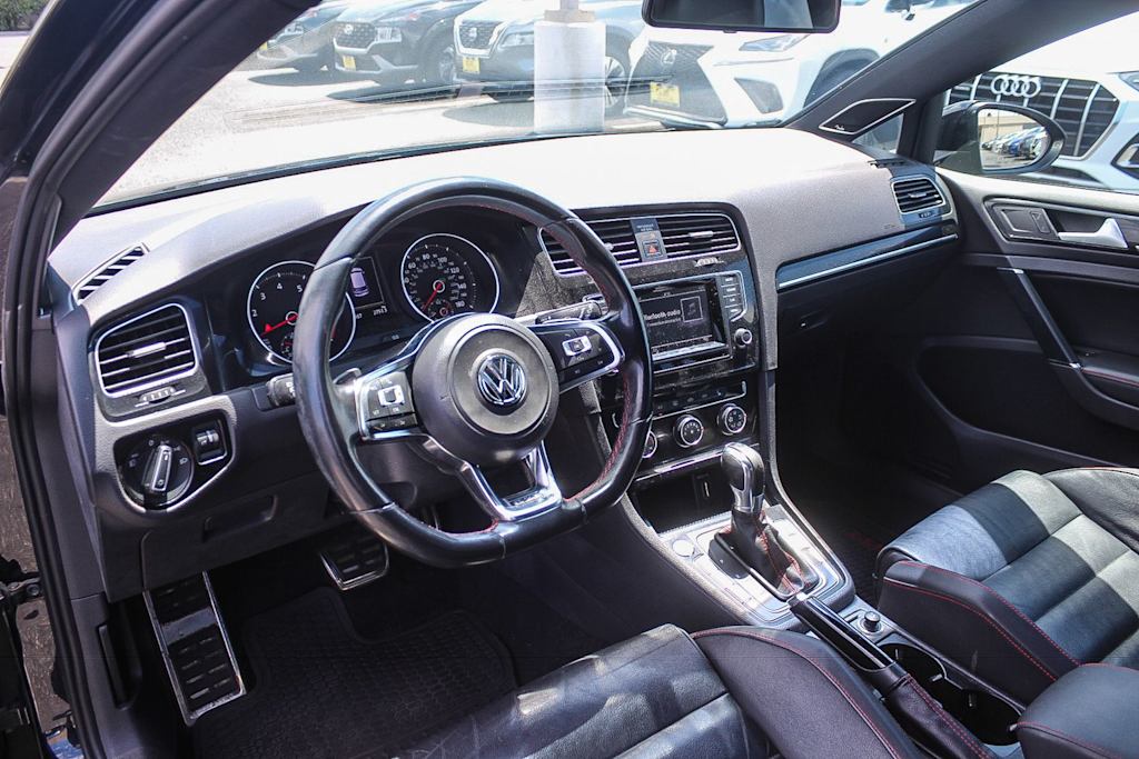 Thumbnail: 2015 Volkswagen Golf - 10