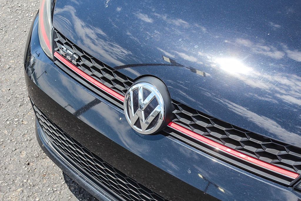 Thumbnail: 2015 Volkswagen Golf - 18