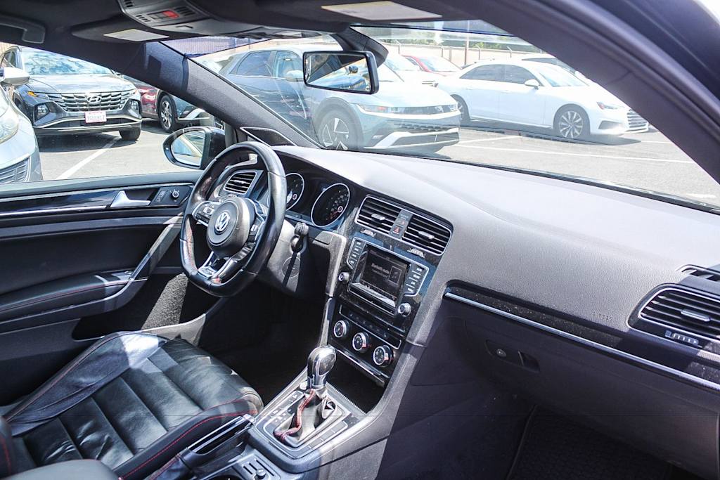 Thumbnail: 2015 Volkswagen Golf - 8