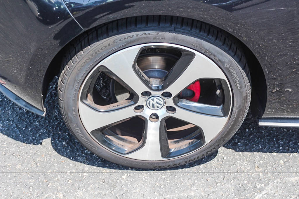 Thumbnail: 2015 Volkswagen Golf - 7