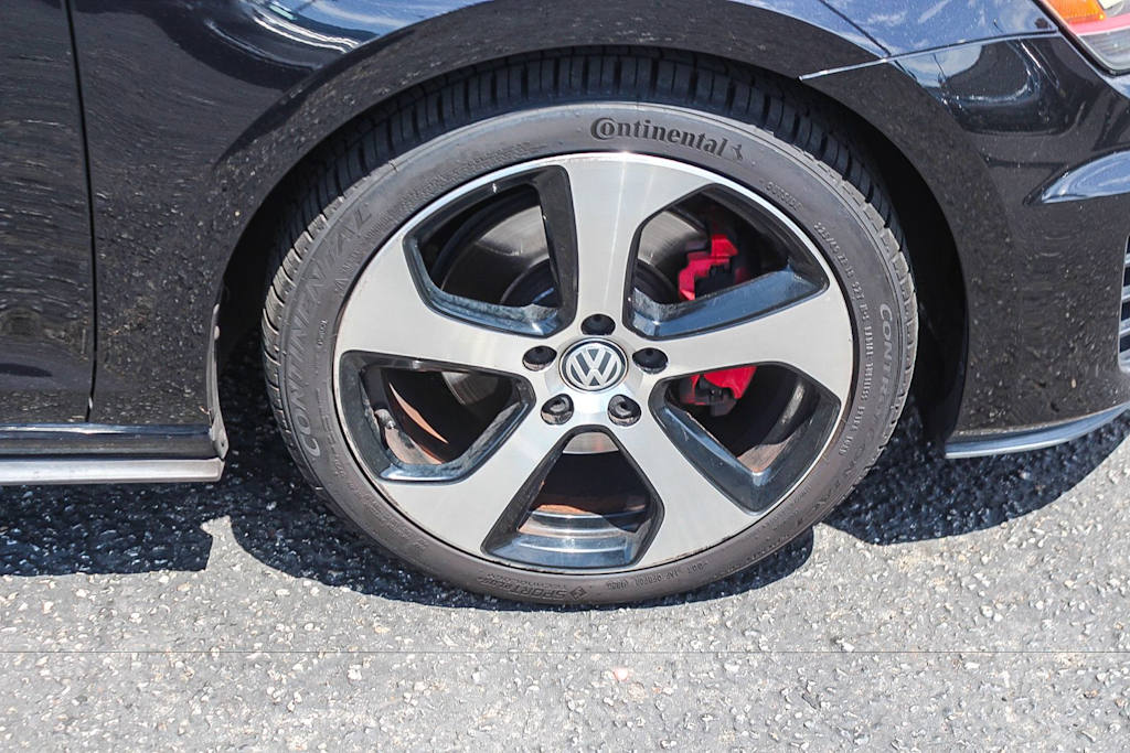 Thumbnail: 2015 Volkswagen Golf - 16