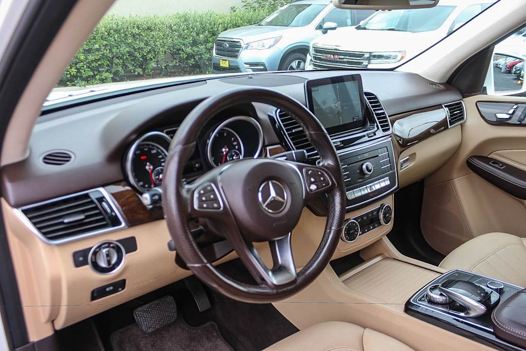 Thumbnail: 2016 Mercedes-Benz GLE - 24
