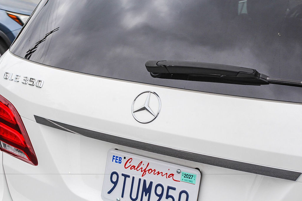 Thumbnail: 2016 Mercedes-Benz GLE - 6