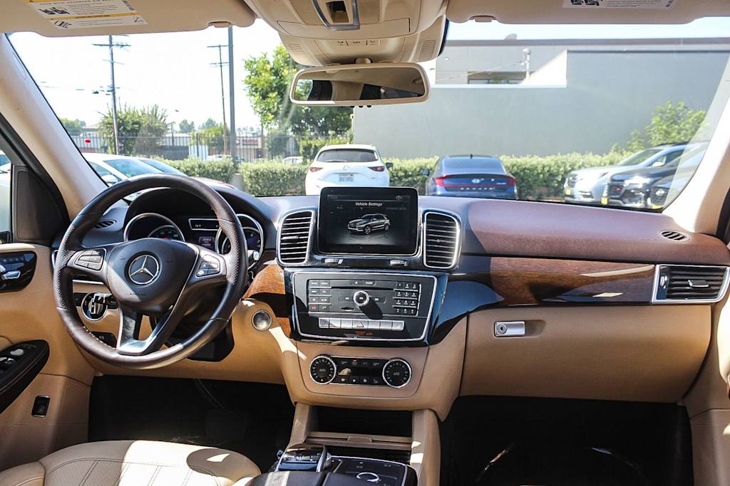 Thumbnail: 2016 Mercedes-Benz GLE - 2