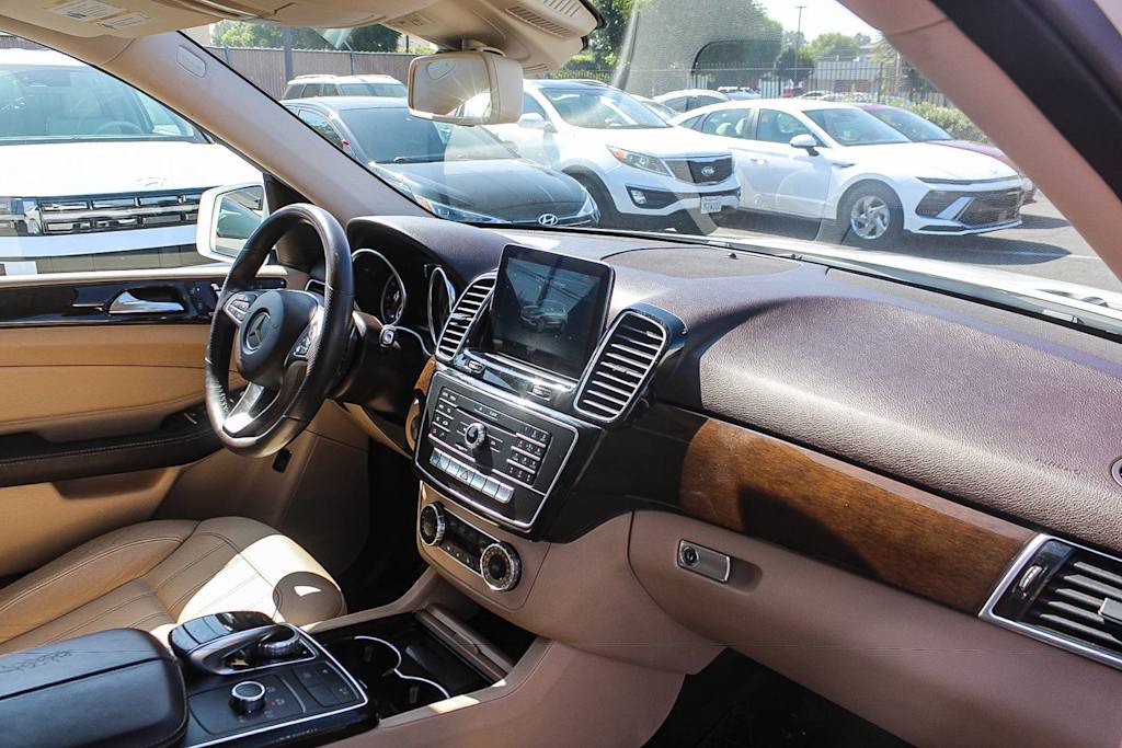 Thumbnail: 2016 Mercedes-Benz GLE - 13
