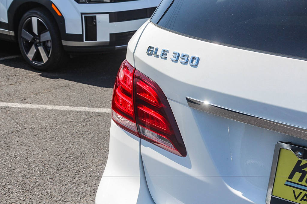 Thumbnail: 2016 Mercedes-Benz GLE - 21
