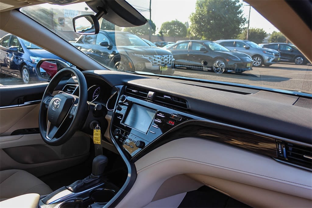 Thumbnail: 2019 Toyota Camry - 13