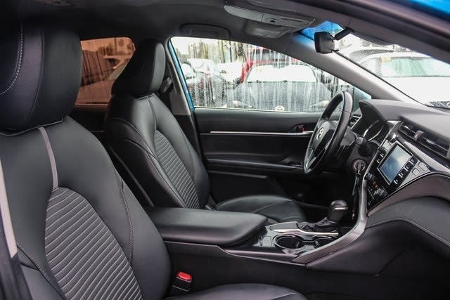 2019 Toyota Camry XLE 10