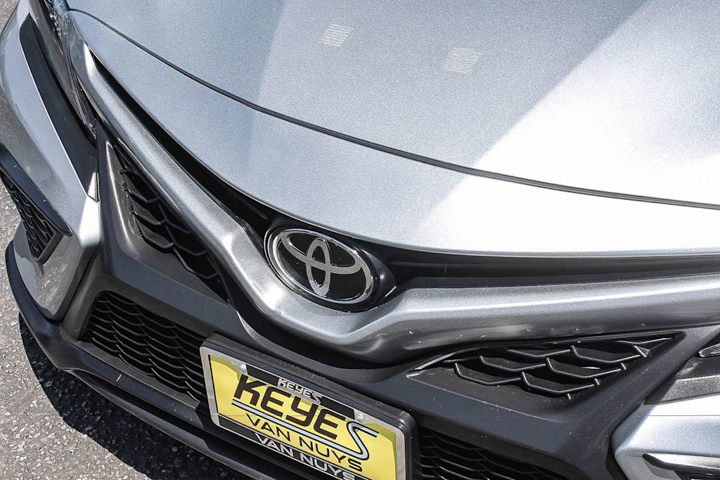 Thumbnail: 2023 Toyota Camry - 24