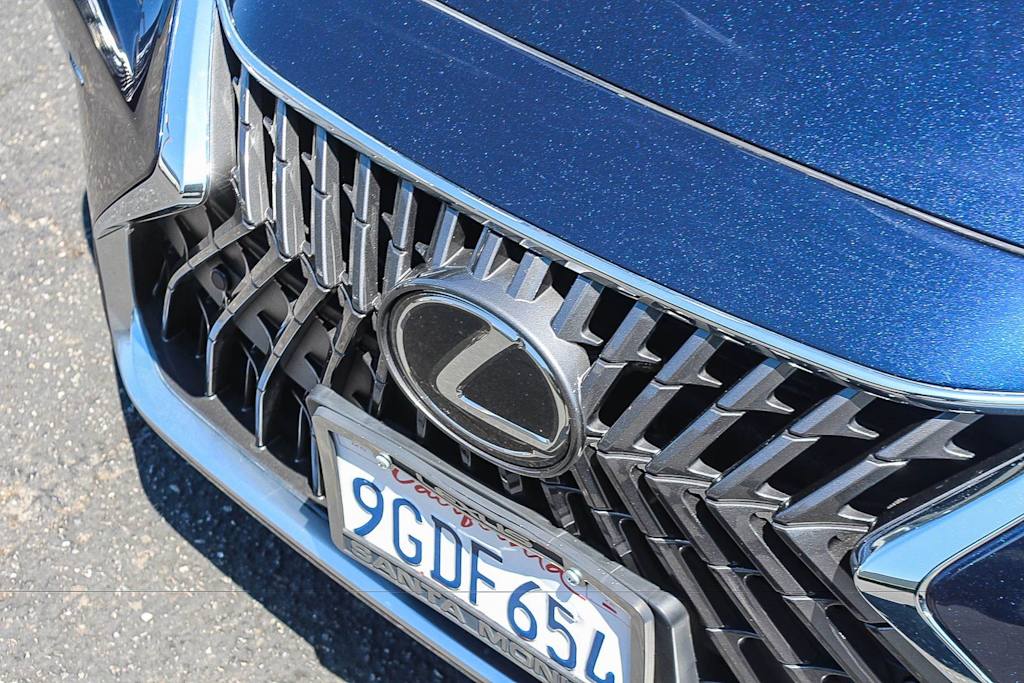 Thumbnail: 2023 Lexus ES - 20