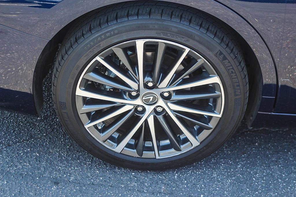 Thumbnail: 2023 Lexus ES - 7