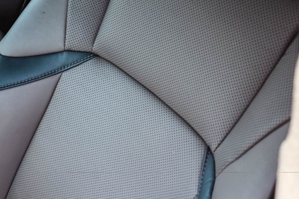 Thumbnail: 2025 Lexus ES - 8