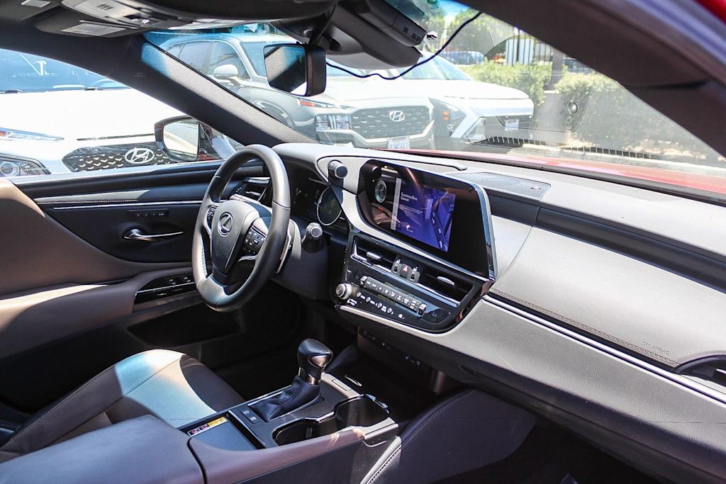 Thumbnail: 2025 Lexus ES - 10