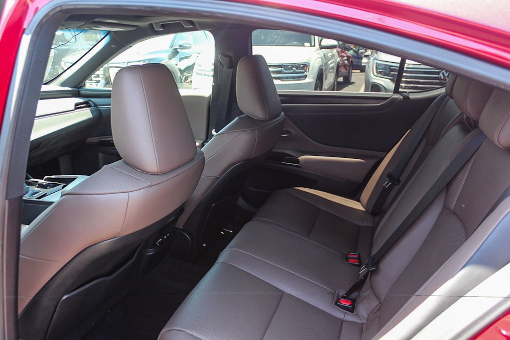 Thumbnail: 2025 Lexus ES - 9
