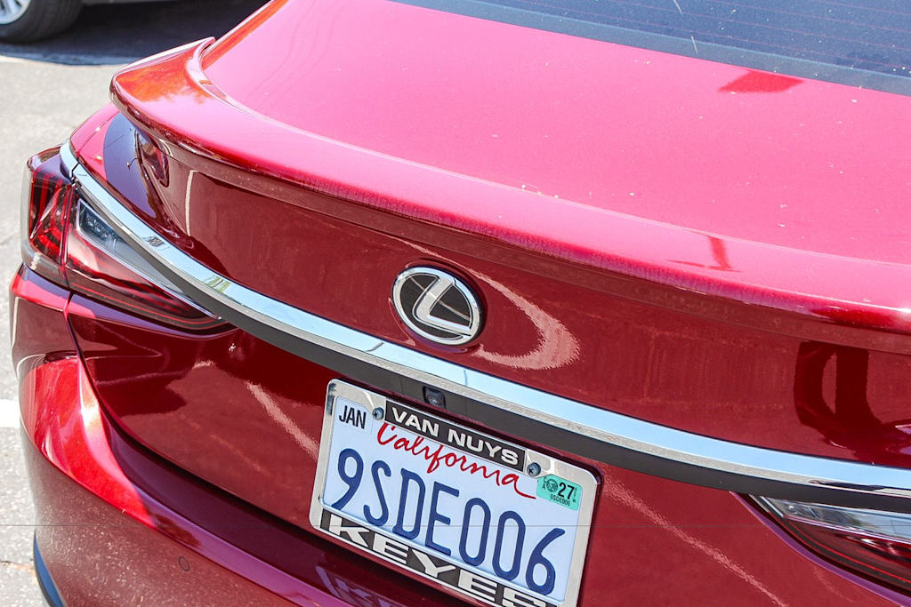 Thumbnail: 2025 Lexus ES - 19