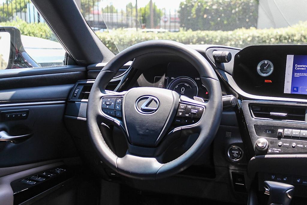 Thumbnail: 2025 Lexus ES - 7