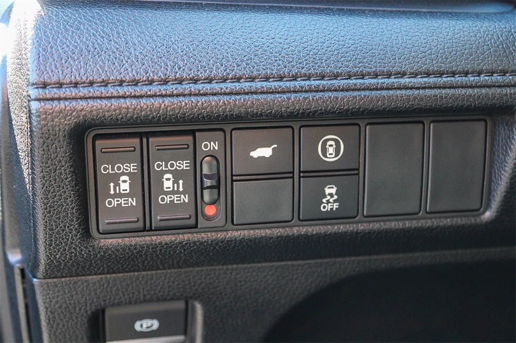 Thumbnail: 2022 Honda Odyssey - 30