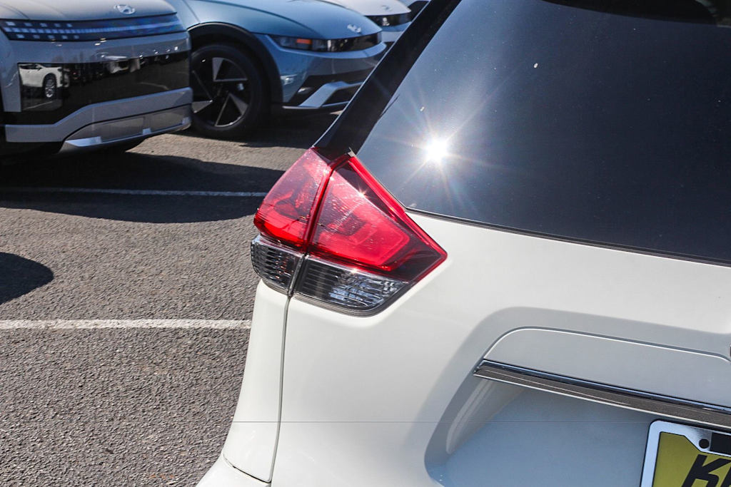 Thumbnail: 2019 Nissan Rogue - 14