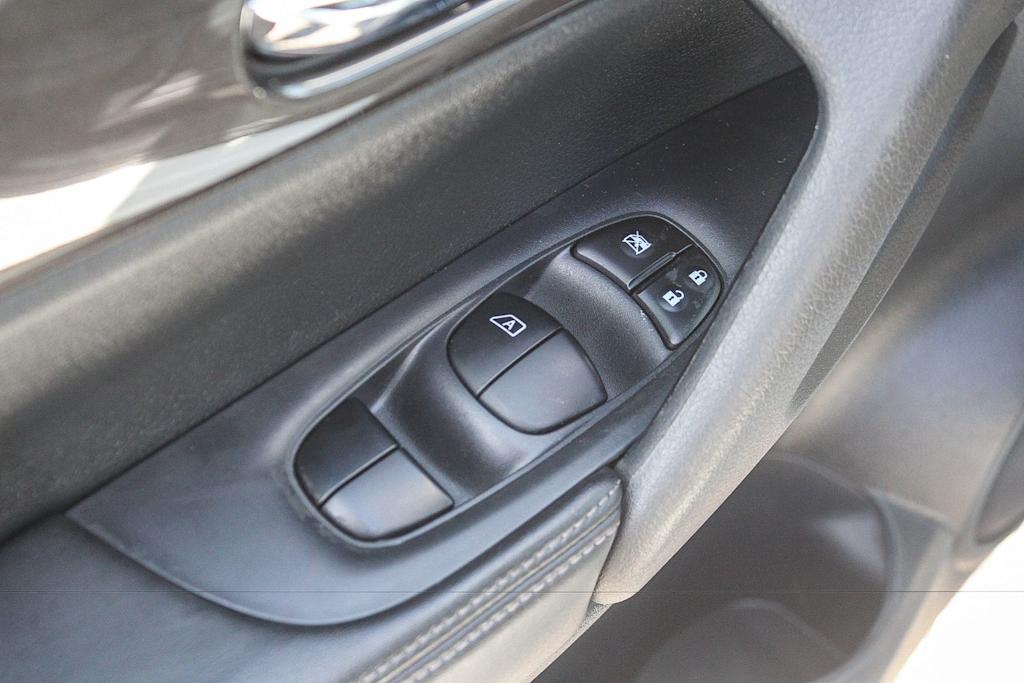 Thumbnail: 2019 Nissan Rogue - 26