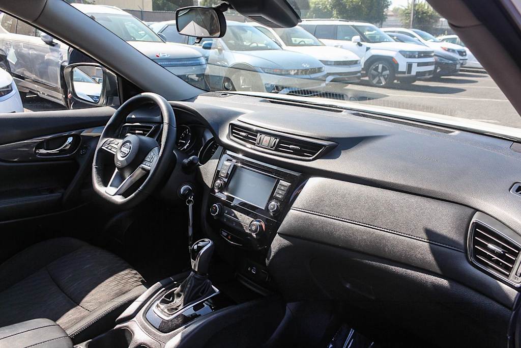 Thumbnail: 2019 Nissan Rogue - 12