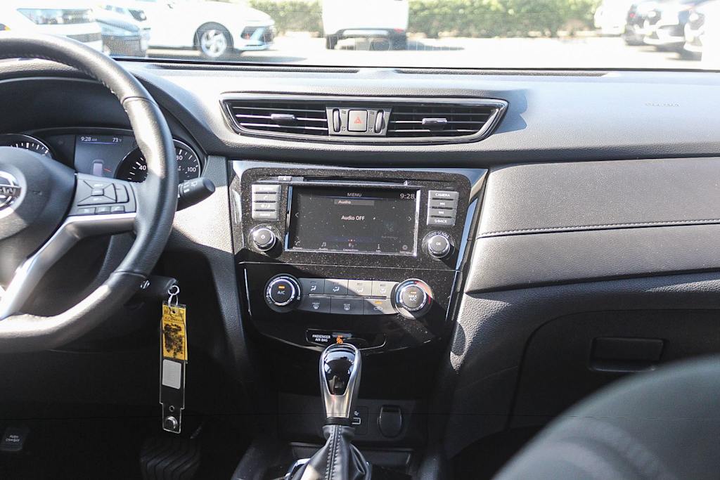 Thumbnail: 2019 Nissan Rogue - 9