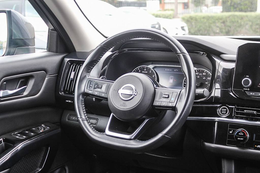Thumbnail: 2022 Nissan Pathfinder - 9