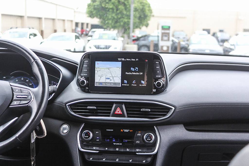 Thumbnail: 2019 Hyundai Santa Fe - 9