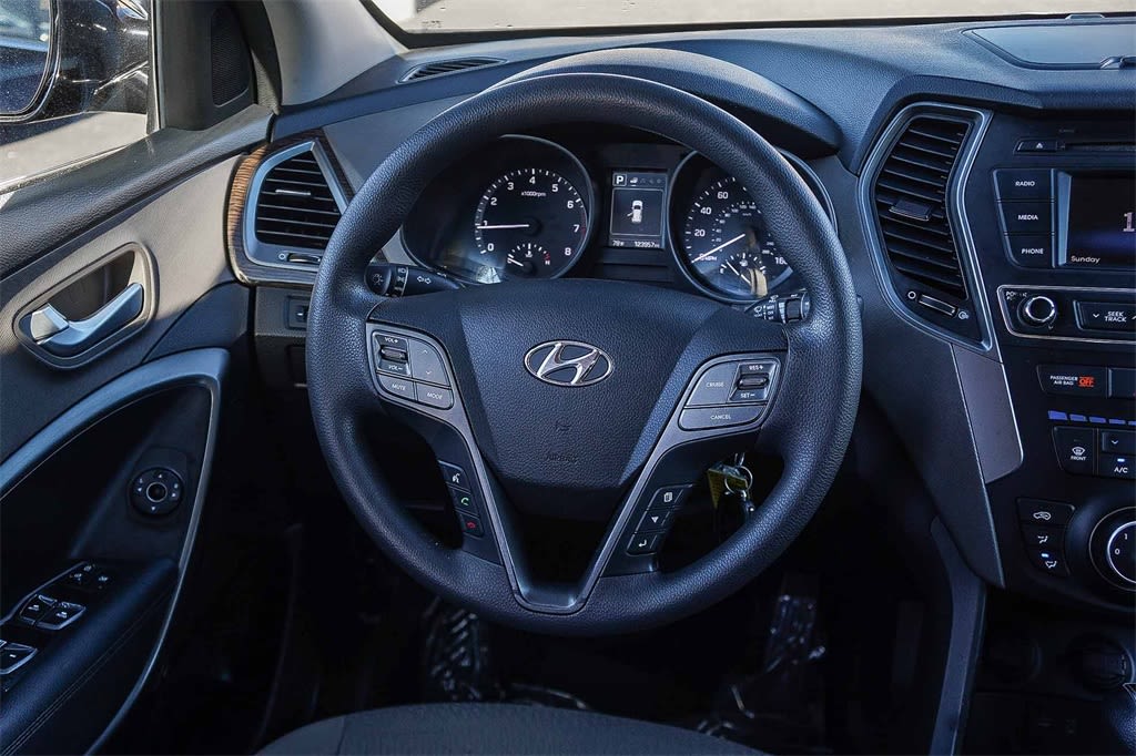 Thumbnail: 2017 Hyundai Santa Fe - 9