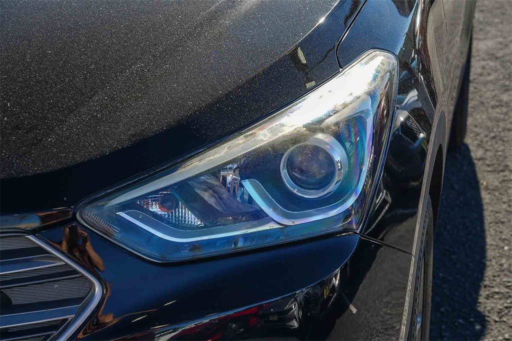 Thumbnail: 2017 Hyundai Santa Fe - 21