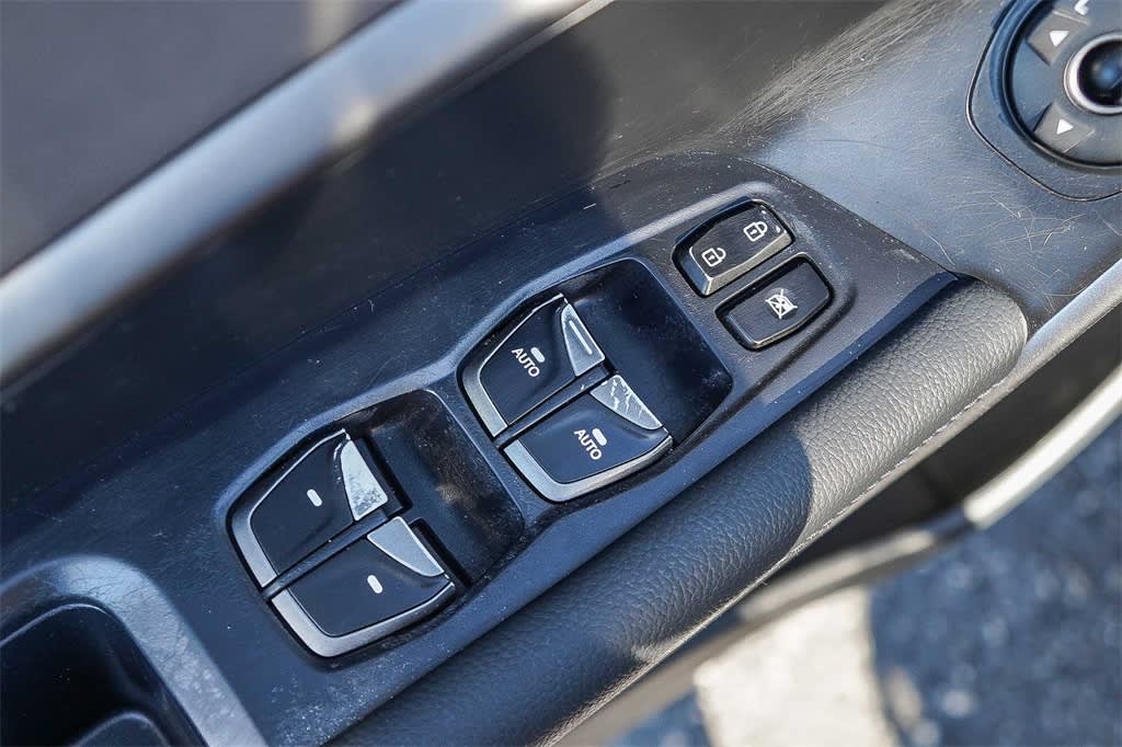 Thumbnail: 2017 Hyundai Santa Fe - 27