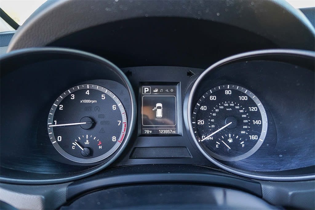 Thumbnail: 2017 Hyundai Santa Fe - 15