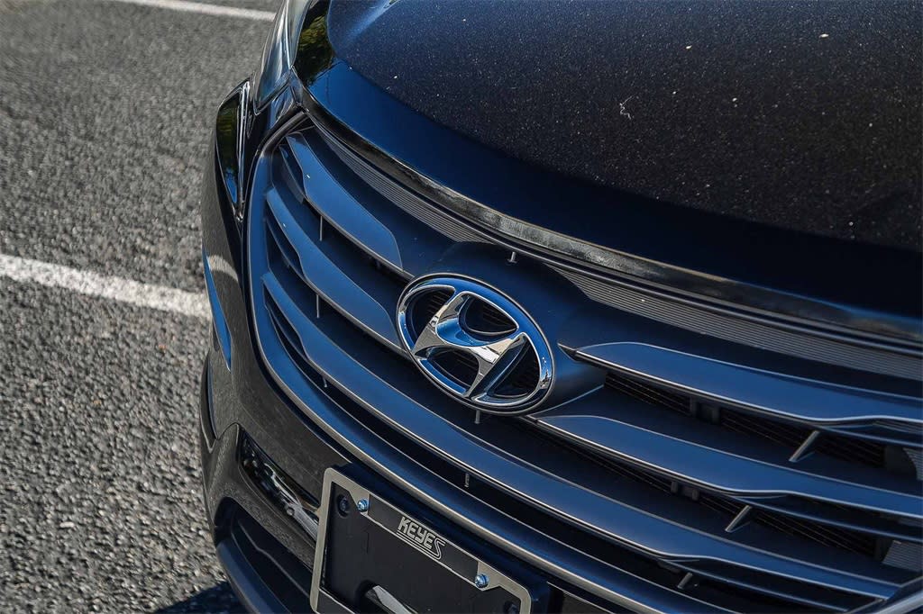 Thumbnail: 2017 Hyundai Santa Fe - 6