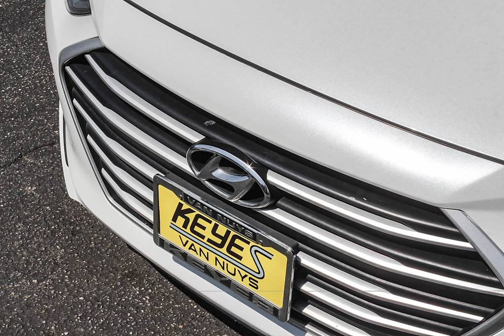 Thumbnail: 2017 Hyundai Elantra - 24