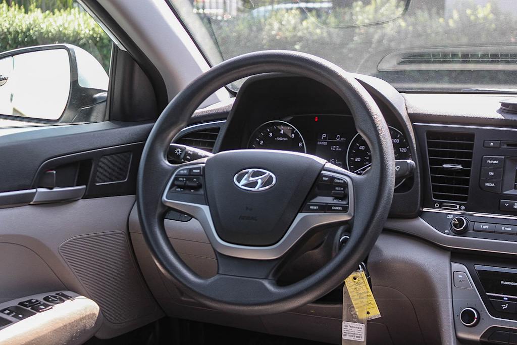 Thumbnail: 2017 Hyundai Elantra - 9