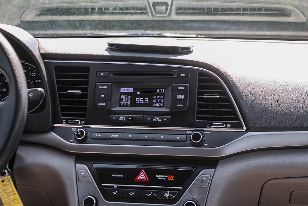 Thumbnail: 2017 Hyundai Elantra - 26