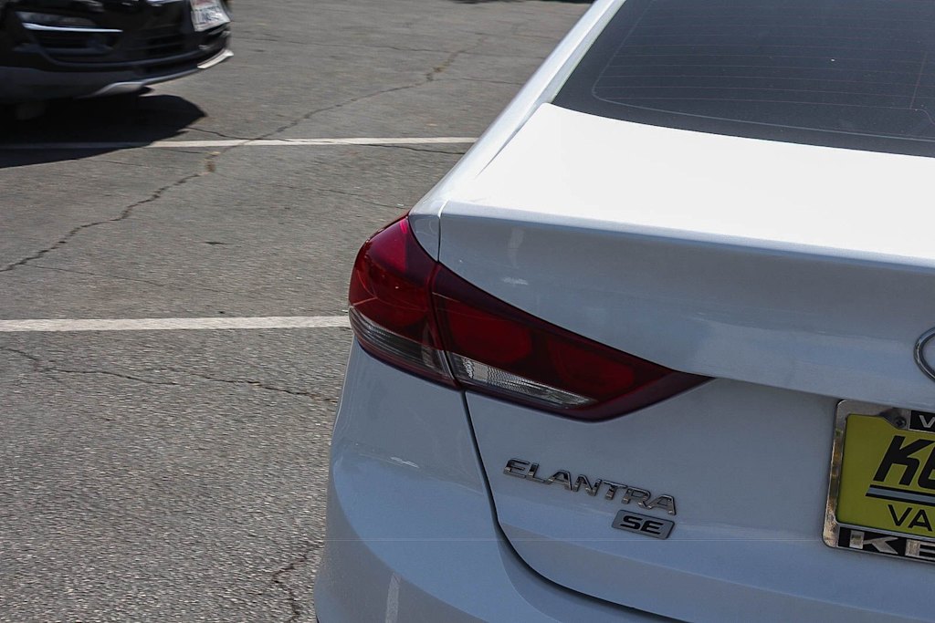 Thumbnail: 2017 Hyundai Elantra - 21