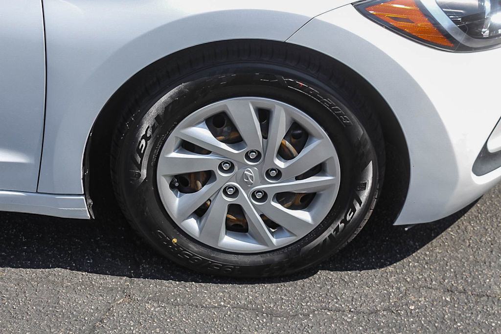 Thumbnail: 2017 Hyundai Elantra - 22