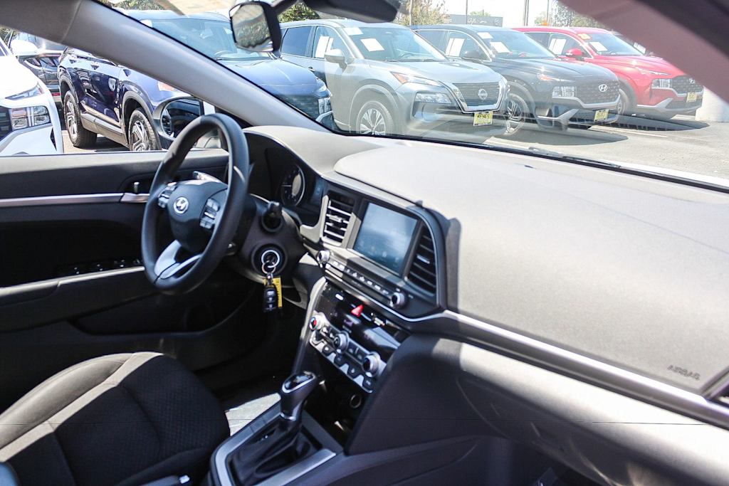 Thumbnail: 2020 Hyundai Elantra - 13