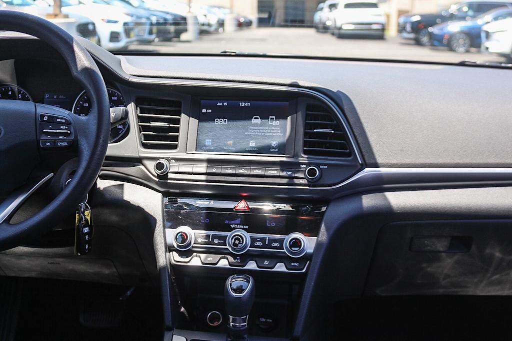 Thumbnail: 2020 Hyundai Elantra - 9
