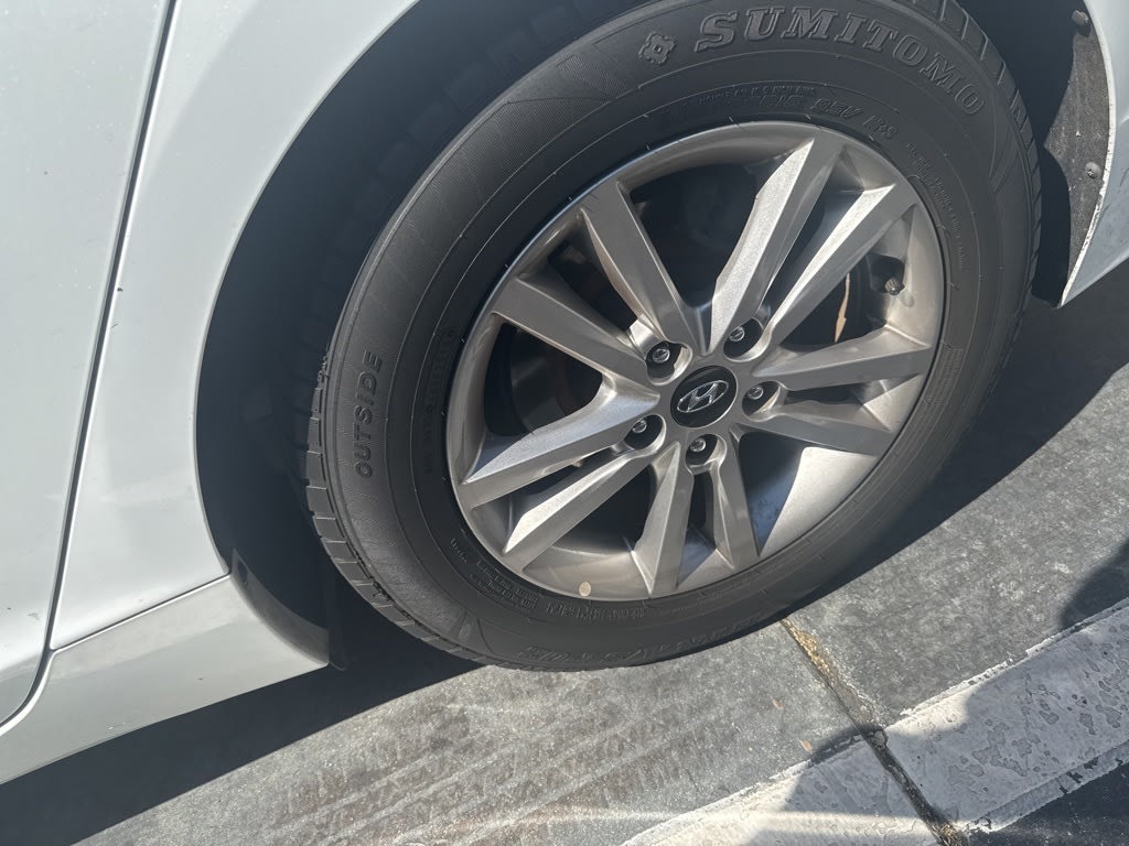 Thumbnail: 2016 Hyundai Sonata - 16