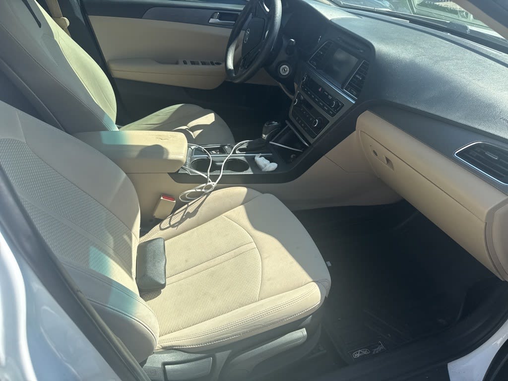 Thumbnail: 2016 Hyundai Sonata - 9